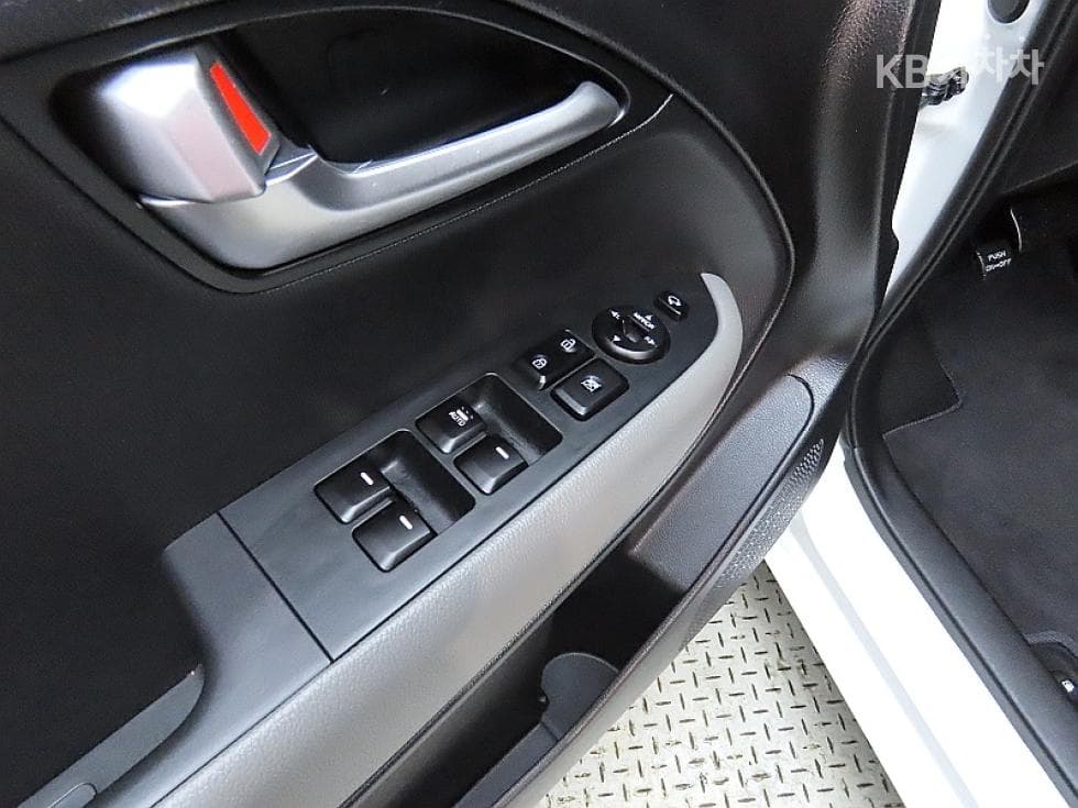 Kia The New (facelift) Kia Ray (van)1.0 Gasoline Signature - 14
