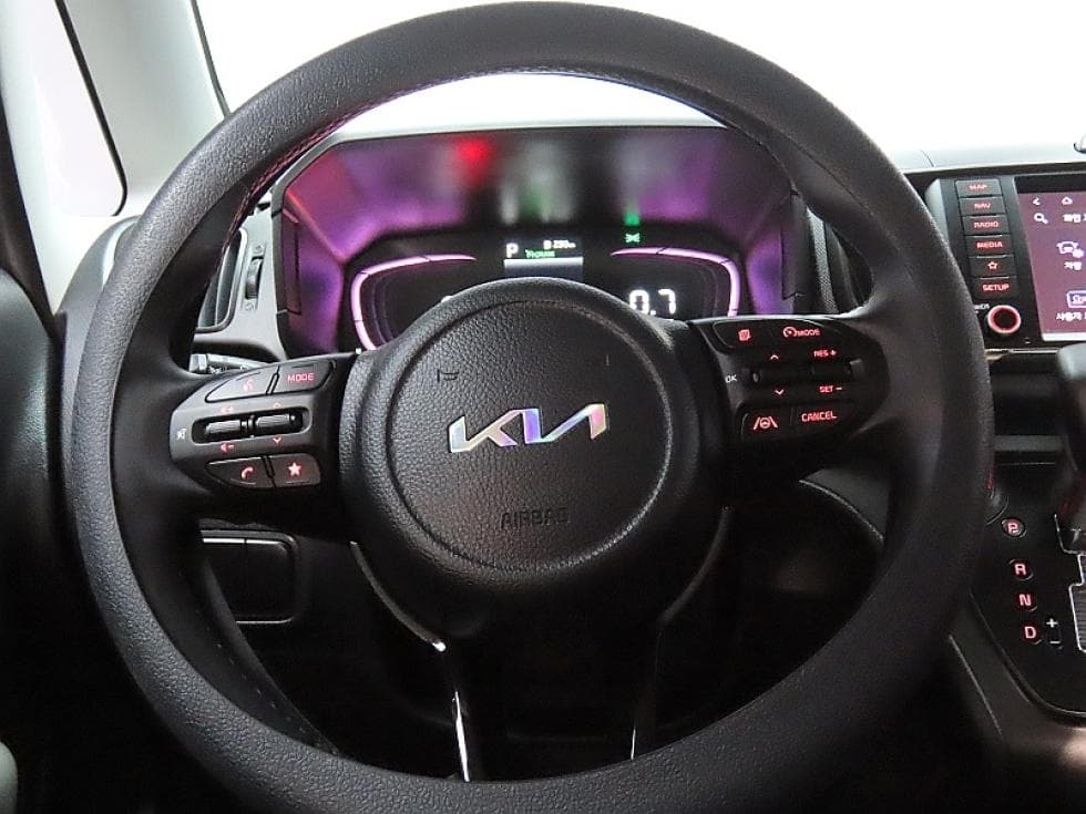 Kia The New (facelift) Kia Ray (van)1.0 Gasoline Signature - 18