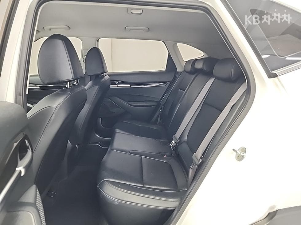 Kia Seltos1.6 Gasoline Turbo 2WD Trendy - 12