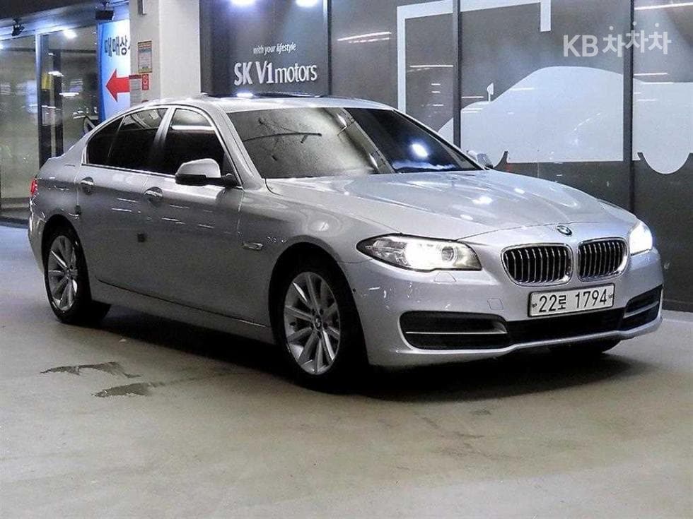 BMW Нов5 Серия 528i F10 (10~16년) - Image 1