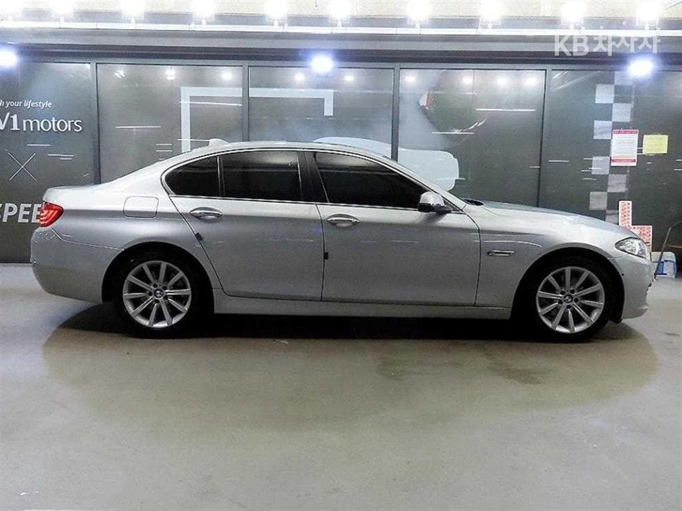 BMW Нов5 Серия528i F10 - 4