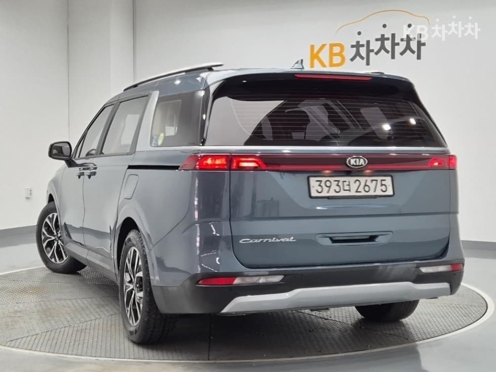 Kia Carnival 4th generationD2.2 9-seater Prestige - 2