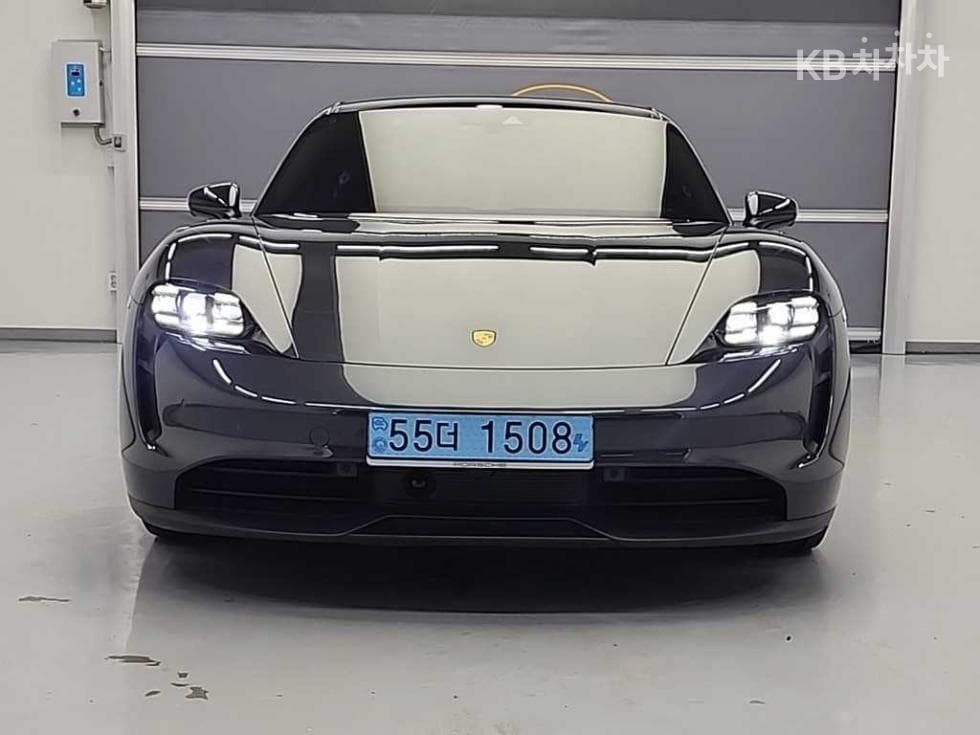 Porsche Taycan Base - Image 1