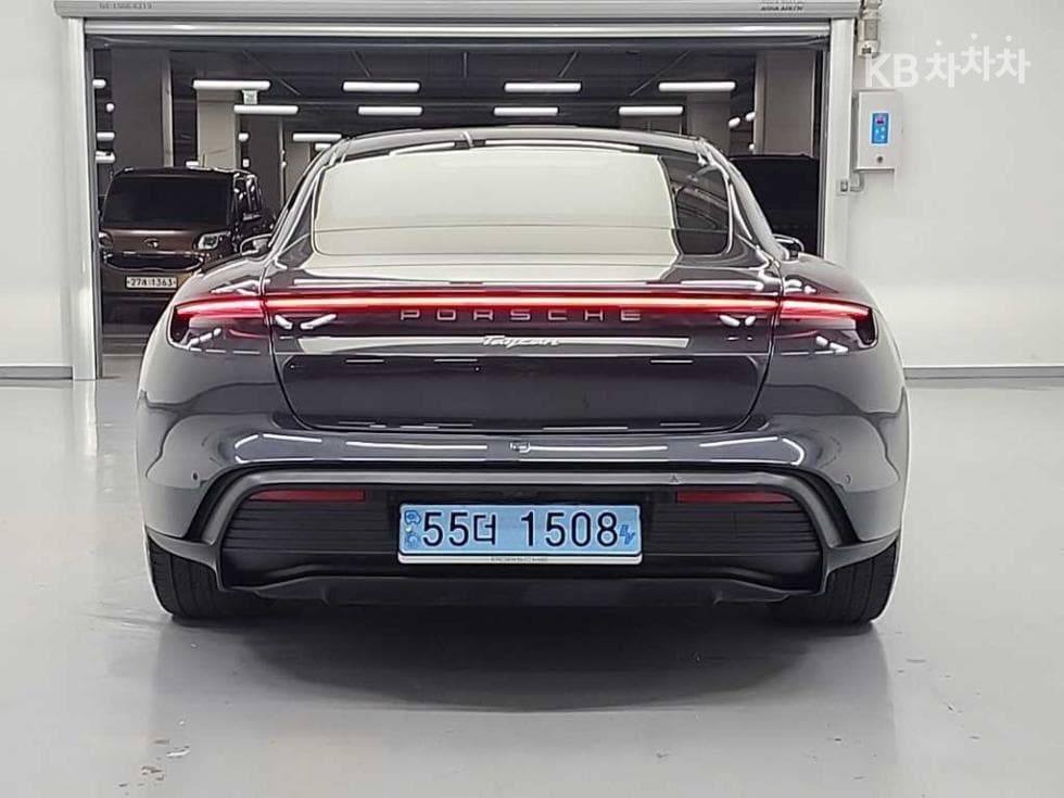 Porsche TaycanBase - 3