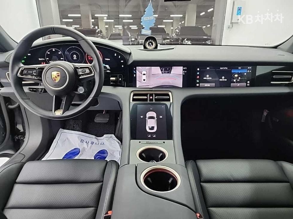 Porsche TaycanBase - 7