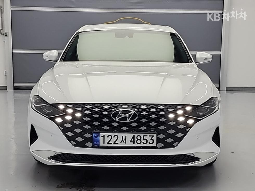Хюндай The New (фейслифт) Grandeur (Azera)LPi 3.0 Рент-а-кар Premium - 2