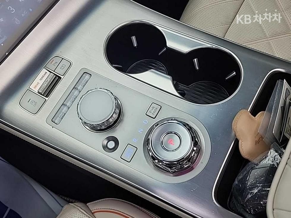 Дженезис GV70Бензин 2.5T 스포츠패키지 AWD - 8