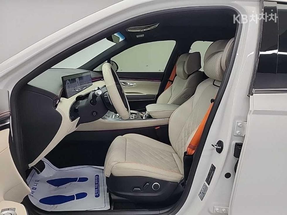 Дженезис GV70Бензин 2.5T 스포츠패키지 AWD - 11