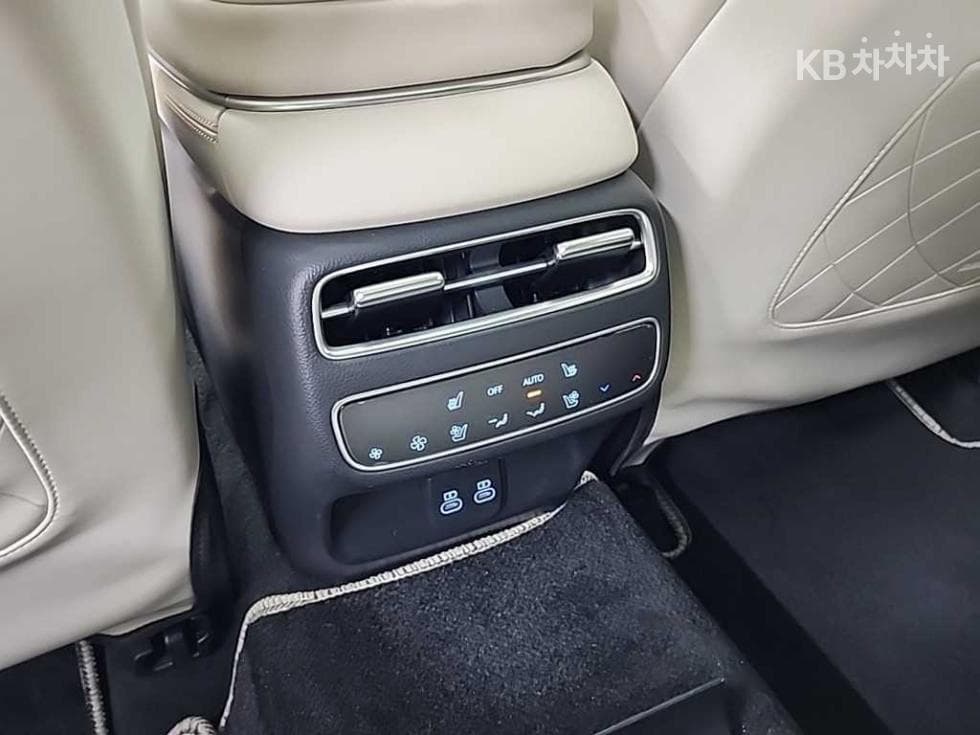 Дженезис GV70Бензин 2.5T 스포츠패키지 AWD - 14