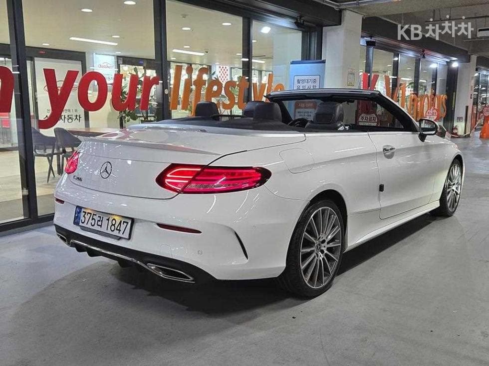 Mercedes-Benz The New (фейслифт) C-КласC200 Cabriolet - 4