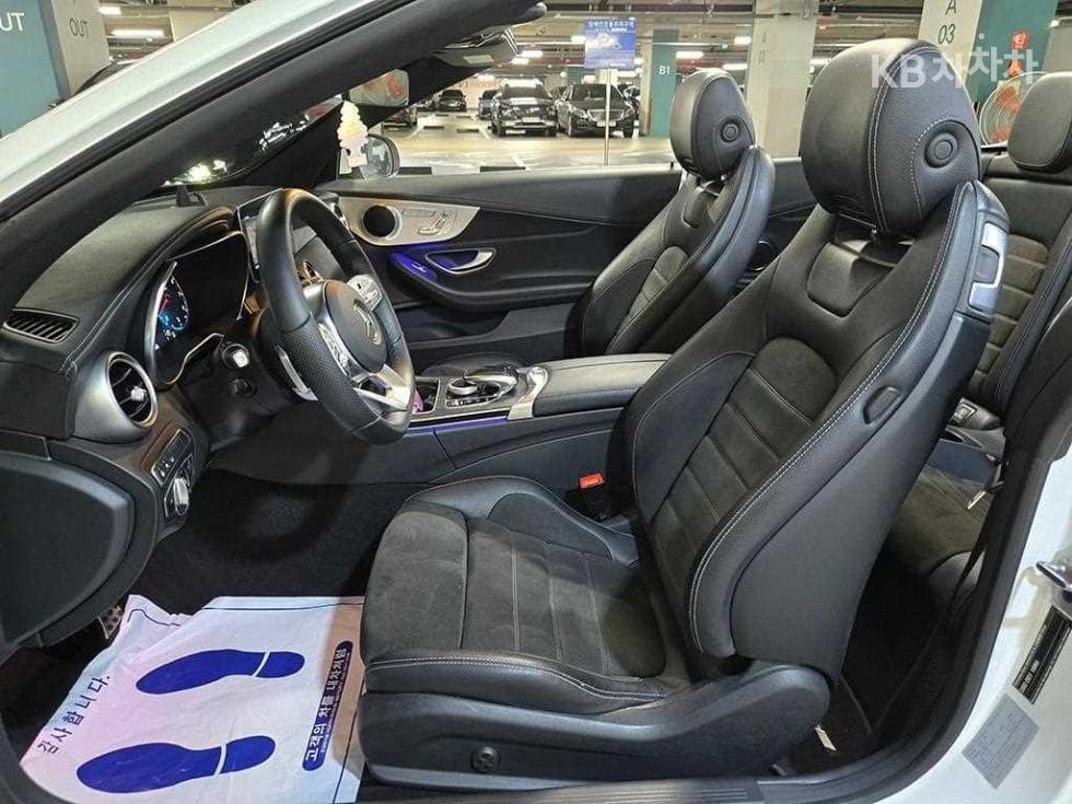 Mercedes-Benz The New (фейслифт) C-КласC200 Cabriolet - 7