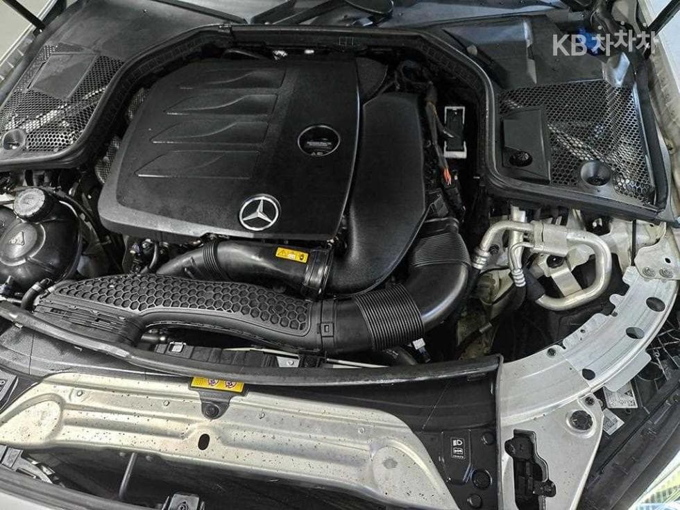Mercedes-Benz The New (фейслифт) C-КласC200 Cabriolet - 19