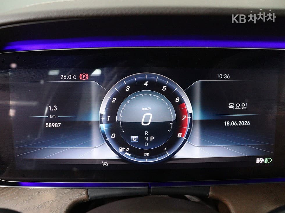 Mercedes-Benz E-Клас (W213)E300 4Matic Exclusive - 6