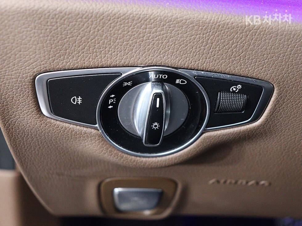 Mercedes-Benz E-Клас (W213)E300 4Matic Exclusive - 11