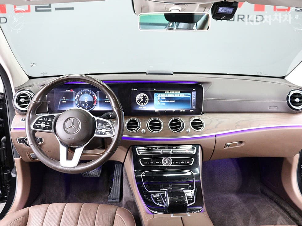 Mercedes-Benz E-Клас (W213)E300 4Matic Exclusive - 13
