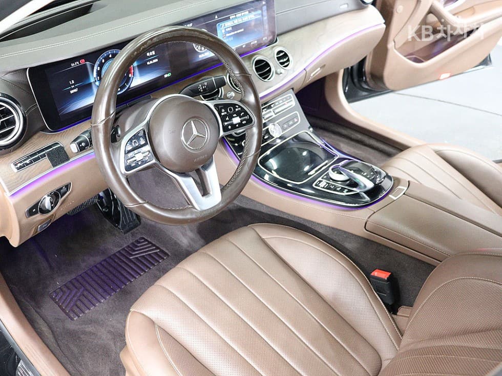 Mercedes-Benz E-Клас (W213)E300 4Matic Exclusive - 16
