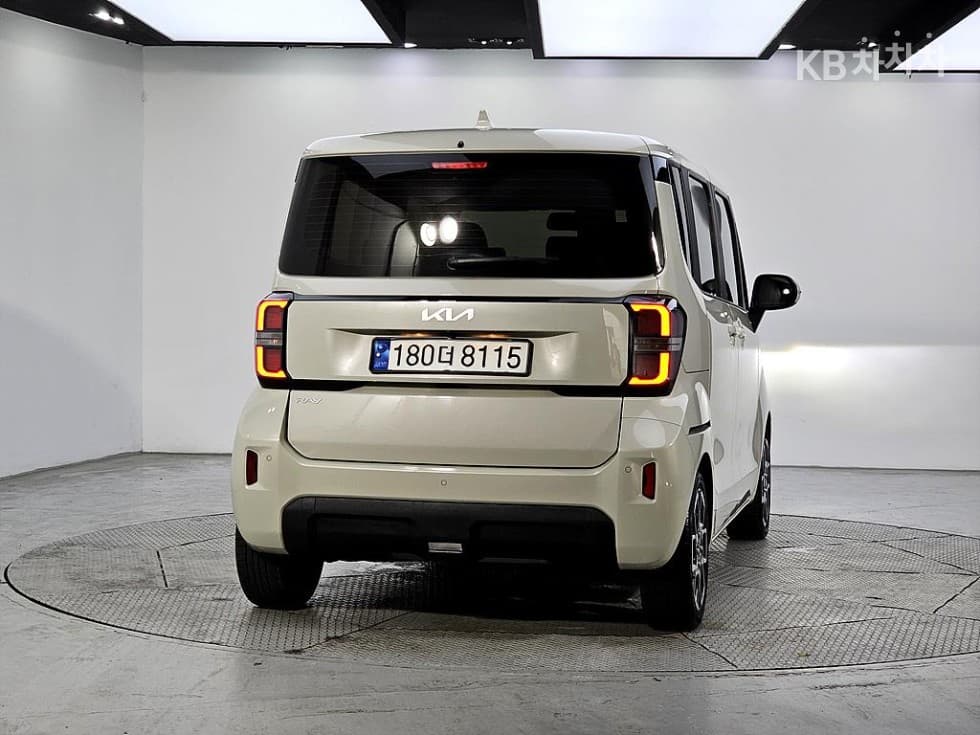Kia The New (facelift) Kia Ray (van)1.0 Gasoline Signature - 4