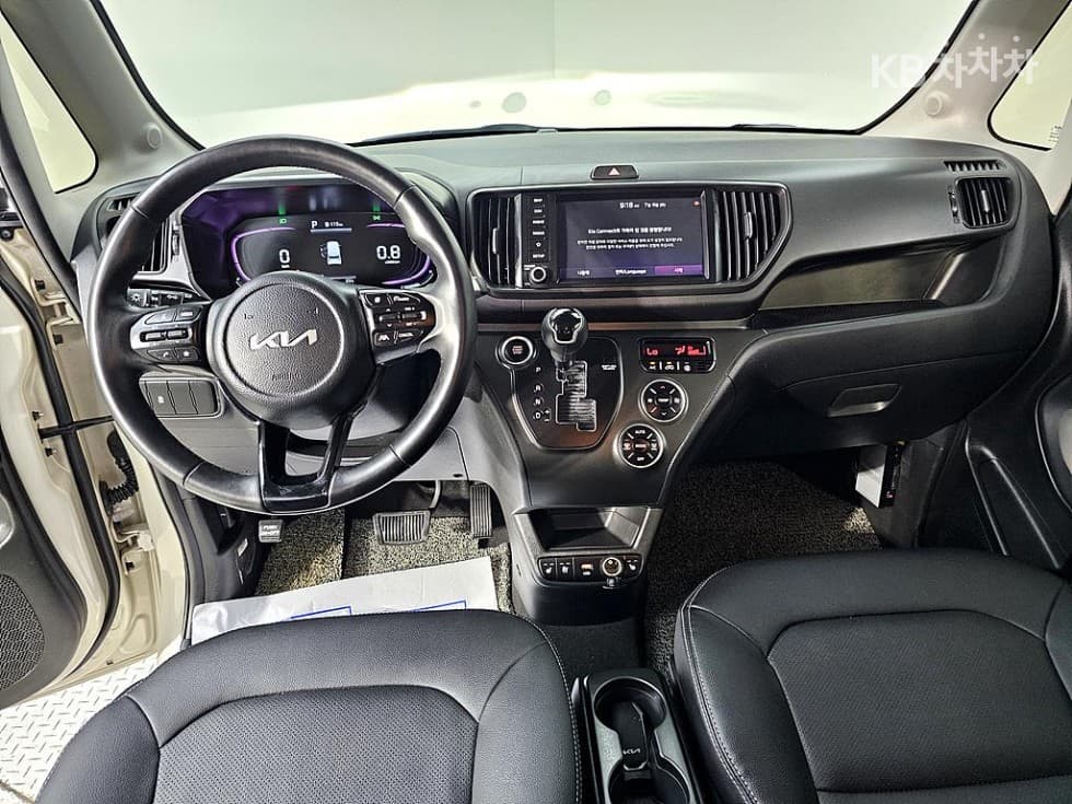 Kia The New (facelift) Kia Ray (van)1.0 Gasoline Signature - 10