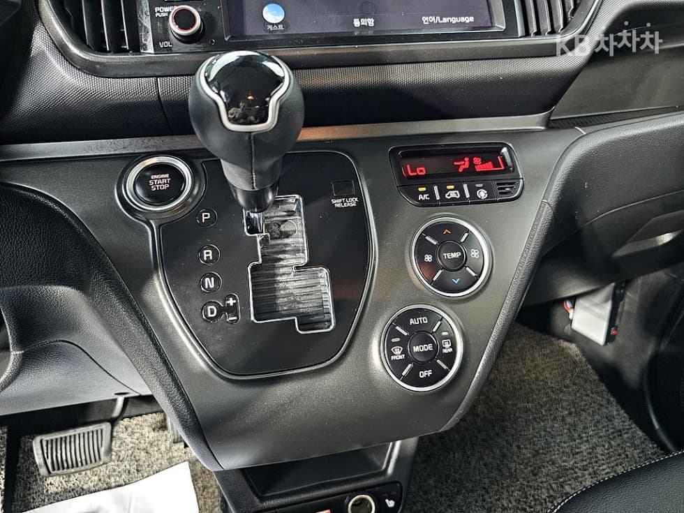 Kia The New (facelift) Kia Ray (van)1.0 Gasoline Signature - 15