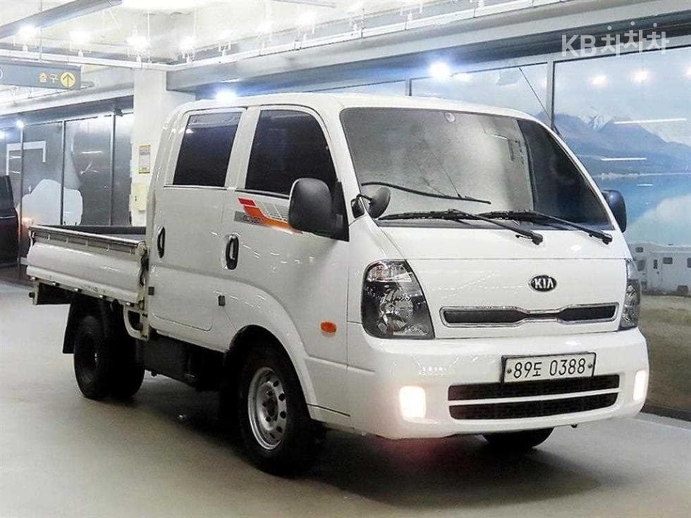 Киа Бонго 3 (лек) 1 тон Удължено междуосие Двойна Кабина CRDi Limited - Image 1