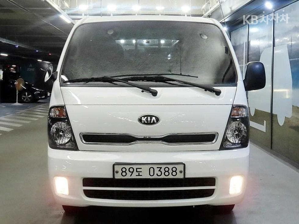 Киа Бонго 3 (лек)1 тон Удължено междуосие Двойна Кабина CRDi Limited - 2