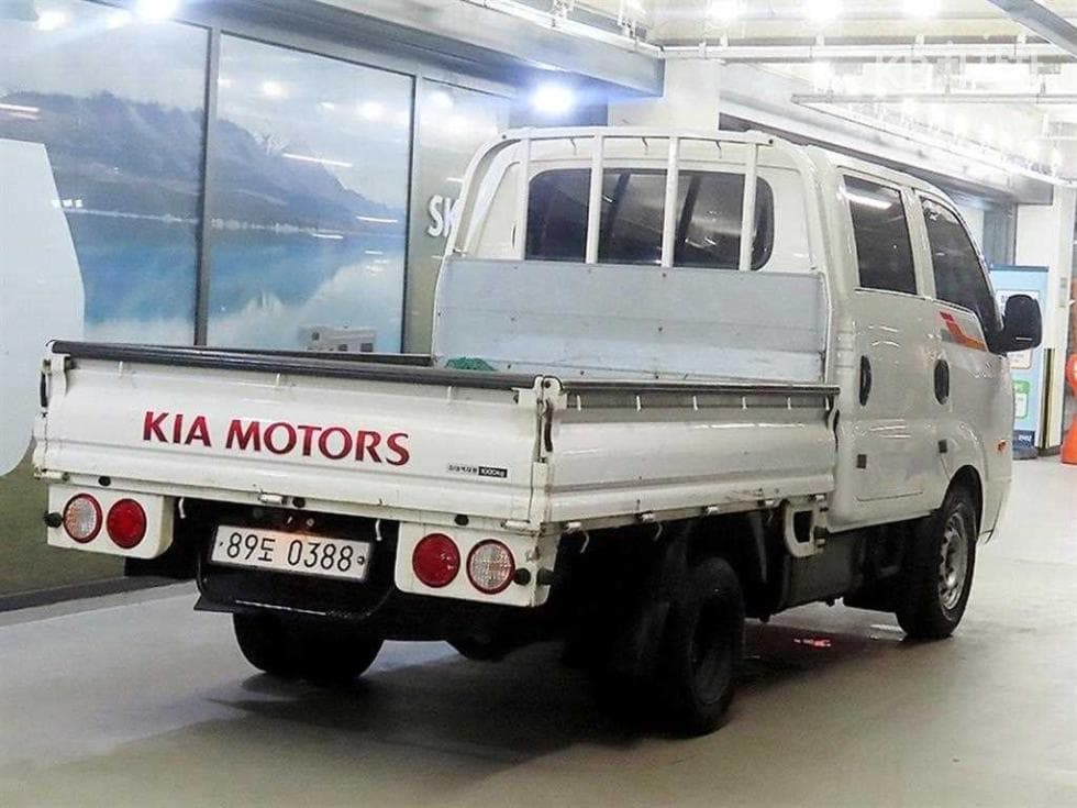 Киа Бонго 3 (лек)1 тон Удължено междуосие Двойна Кабина CRDi Limited - 4
