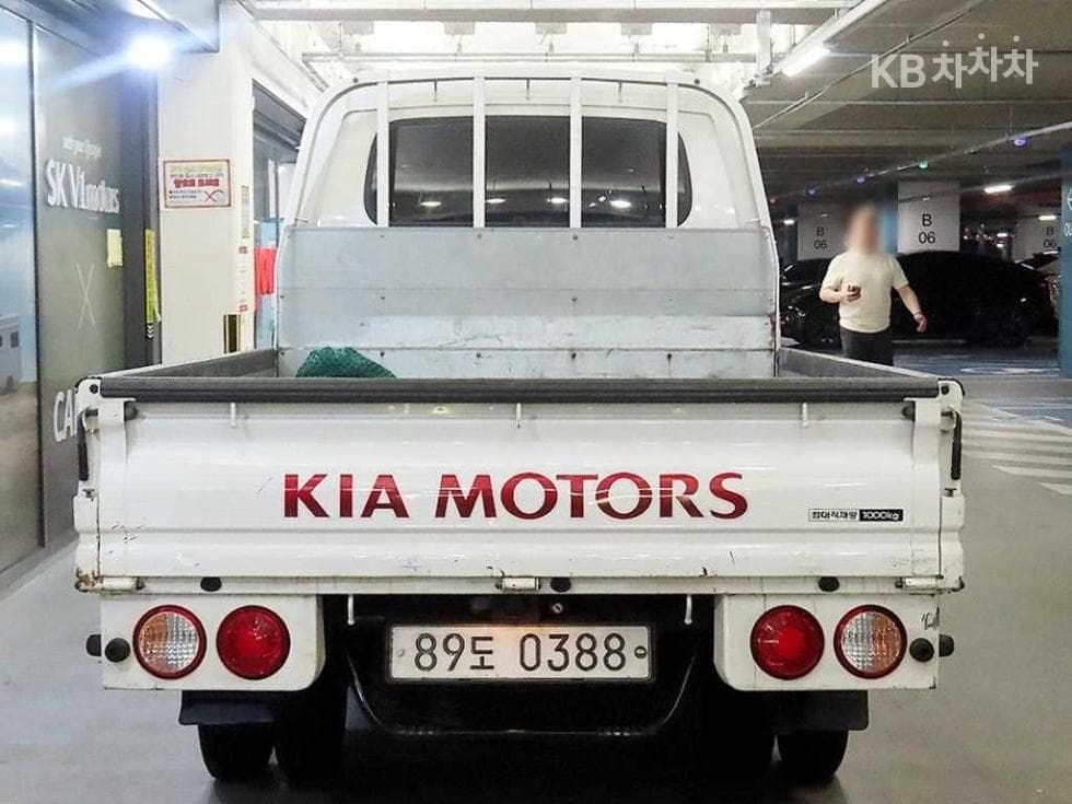 Киа Бонго 3 (лек)1 тон Удължено междуосие Двойна Кабина CRDi Limited - 5