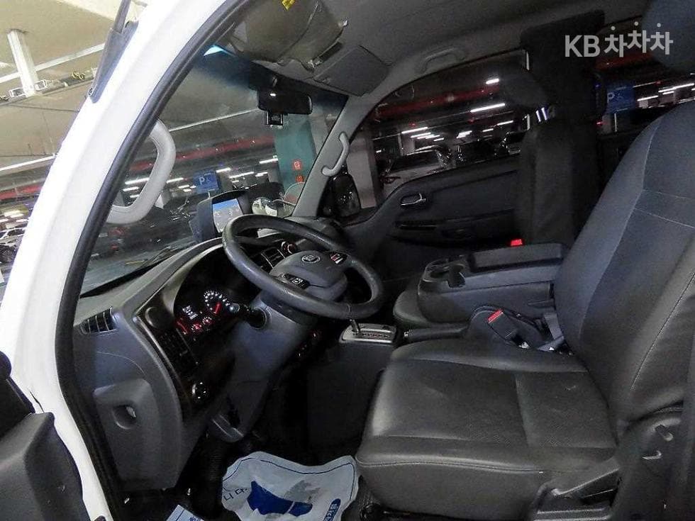 Киа Бонго 3 (лек)1 тон Удължено междуосие Двойна Кабина CRDi Limited - 7