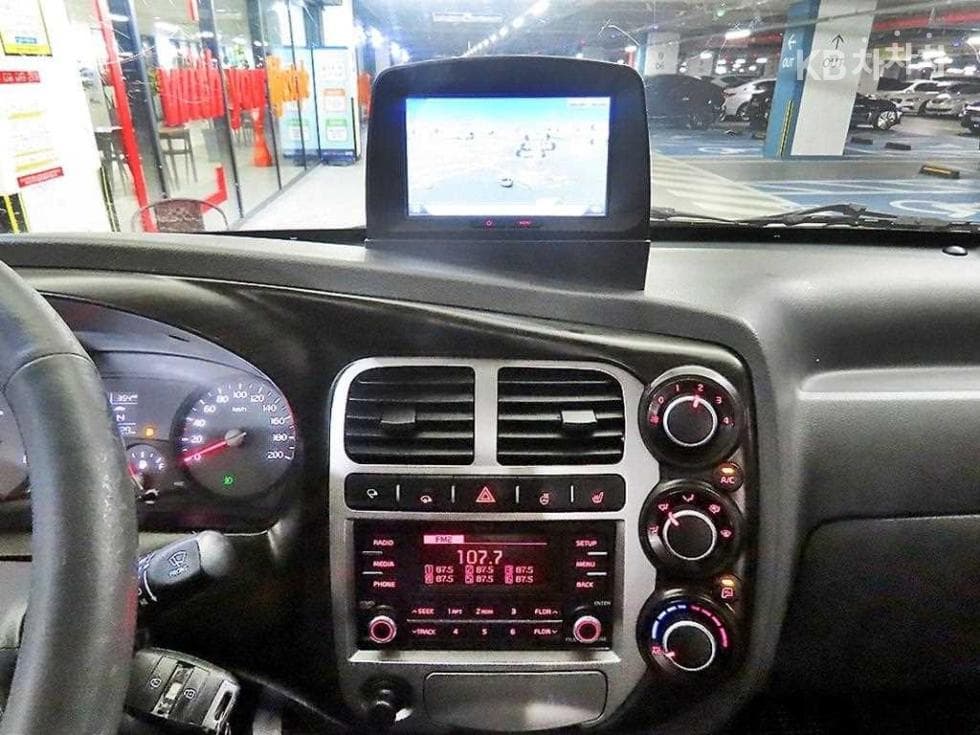 Киа Бонго 3 (лек)1 тон Удължено междуосие Двойна Кабина CRDi Limited - 12