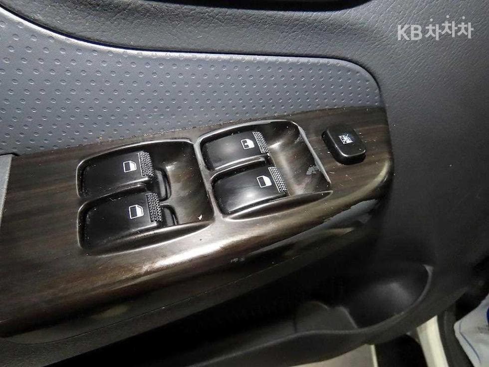 Киа Бонго 3 (лек)1 тон Удължено междуосие Двойна Кабина CRDi Limited - 14