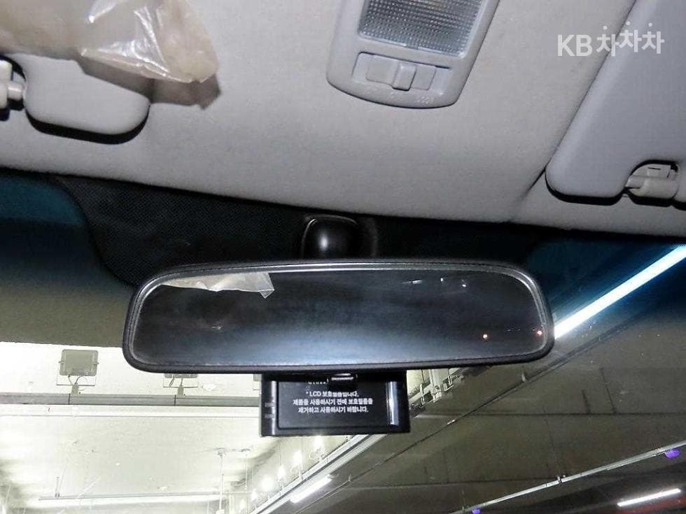 Киа Бонго 3 (лек)1 тон Удължено междуосие Двойна Кабина CRDi Limited - 16