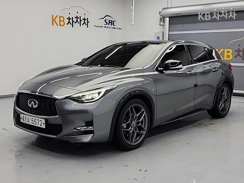 Местен피니티 Q30 2.0t Premium - Image 1