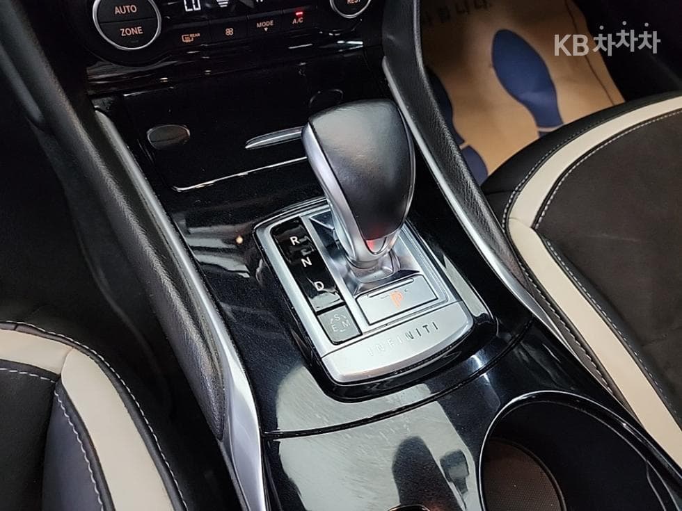 Местен피니티 Q302.0t Premium - 9