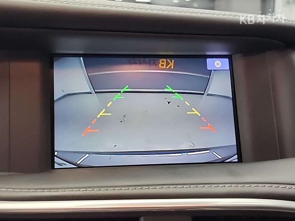 Местен피니티 Q302.0t Premium - 16