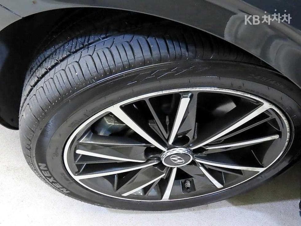 Хюндай The New (фейслифт) Grandeur (Azera)2.5 Le Blanc - 20