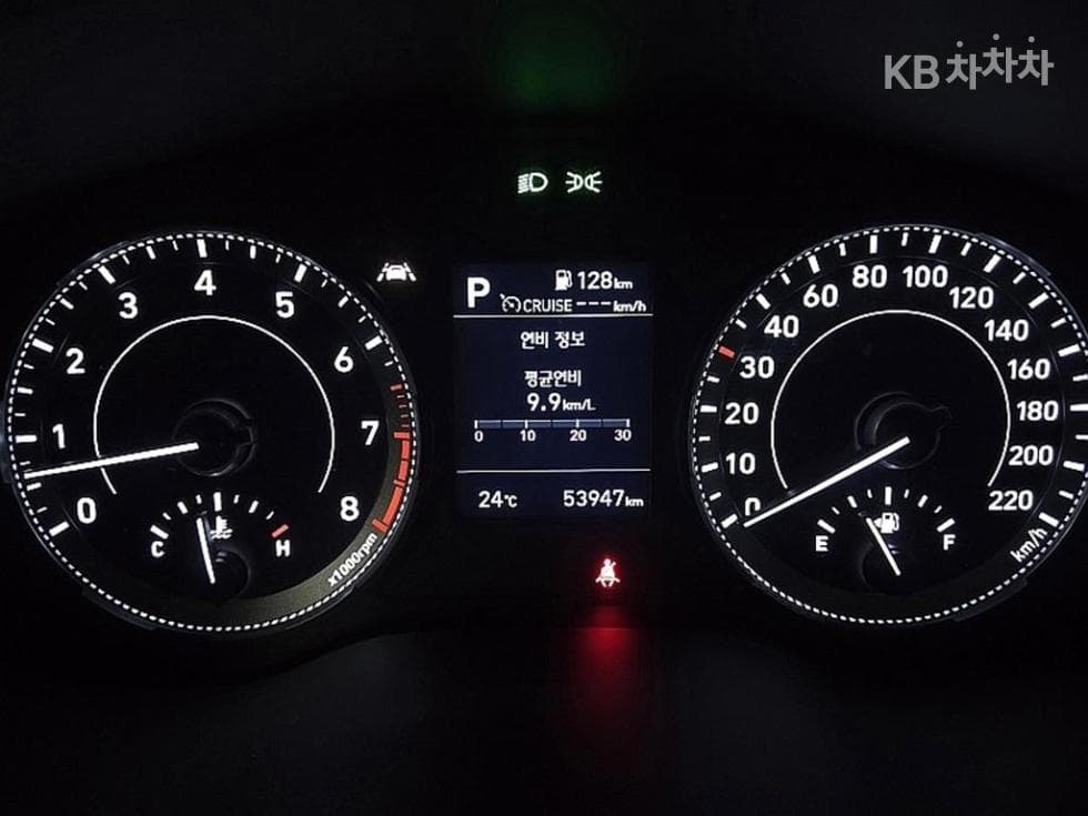 Хюндай ВениуБензин 1.6 Modern Plus - 9
