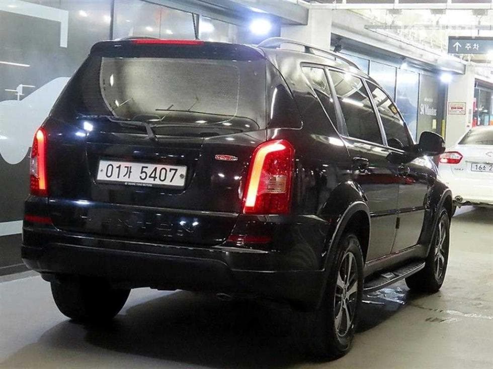 КейДжи Мобилити RextonW7-местен (Лимузин) 4x4 RX7 Лукс - 4