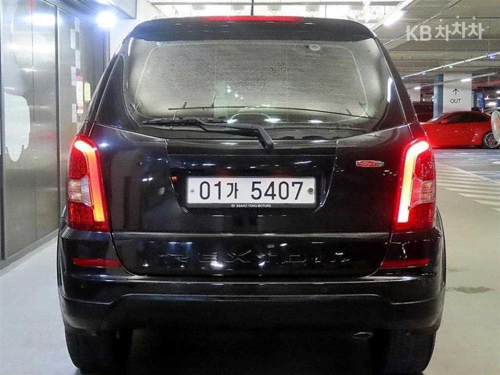 КейДжи Мобилити RextonW7-местен (Лимузин) 4x4 RX7 Лукс - 5