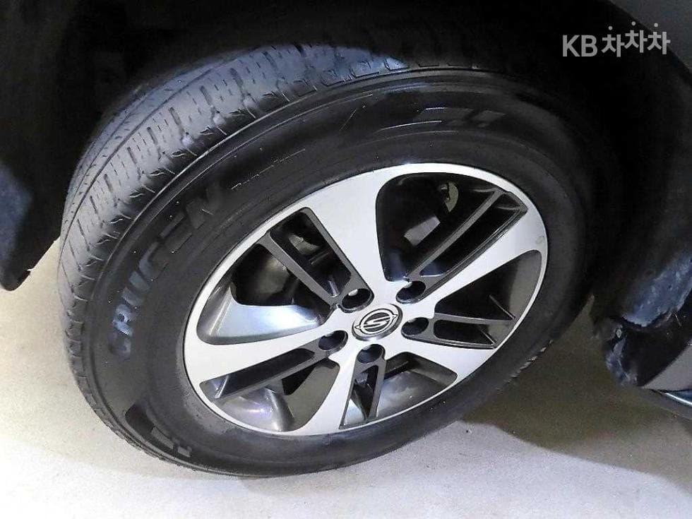 КейДжи Мобилити RextonW7-местен (Лимузин) 4x4 RX7 Лукс - 20