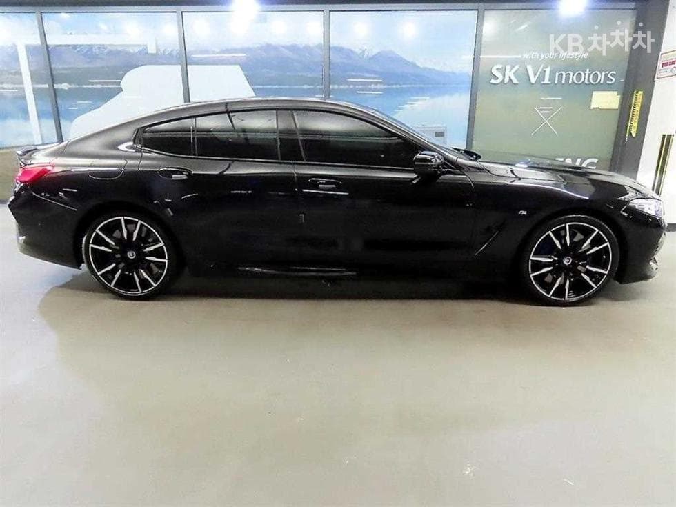 BMW 8시리즈 (G15)M850i xDrive Gran Coupe Стандартен - 3