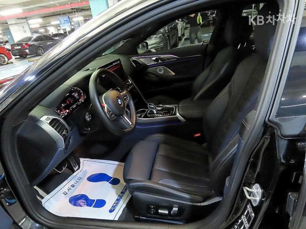 BMW 8시리즈 (G15)M850i xDrive Gran Coupe Стандартен - 6