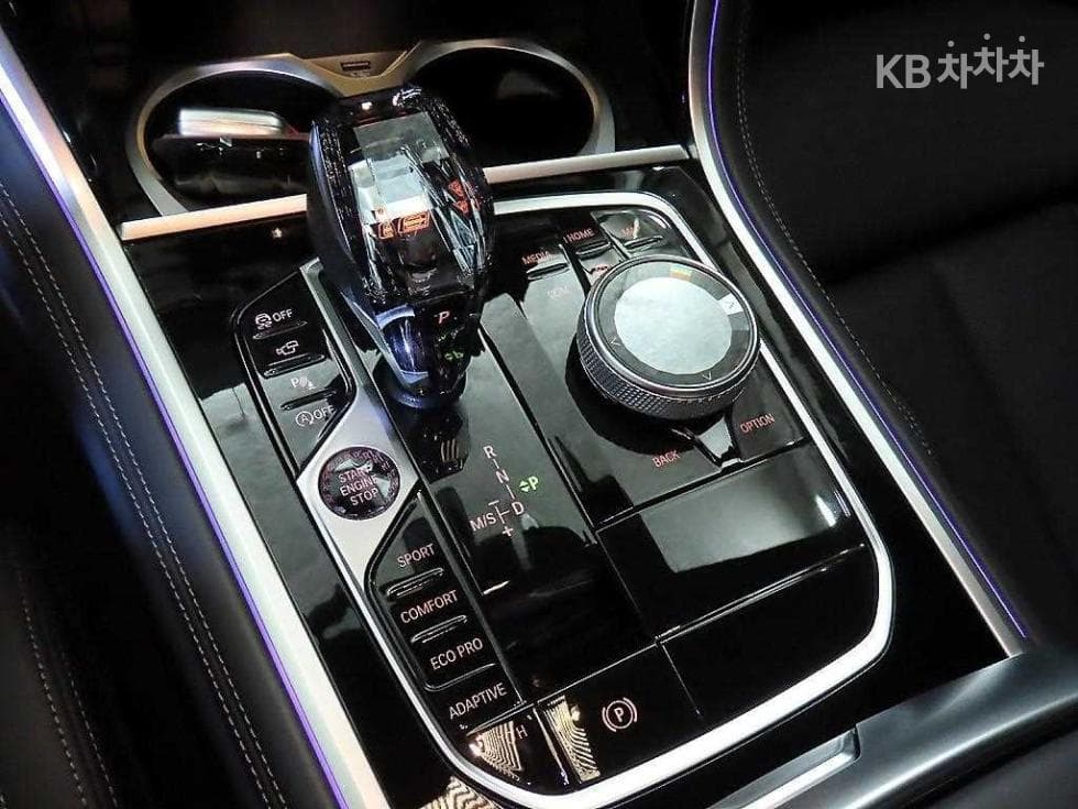 BMW 8시리즈 (G15)M850i xDrive Gran Coupe Стандартен - 12