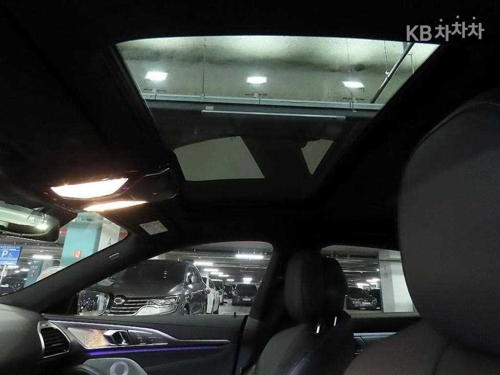 BMW 8시리즈 (G15)M850i xDrive Gran Coupe Стандартен - 17