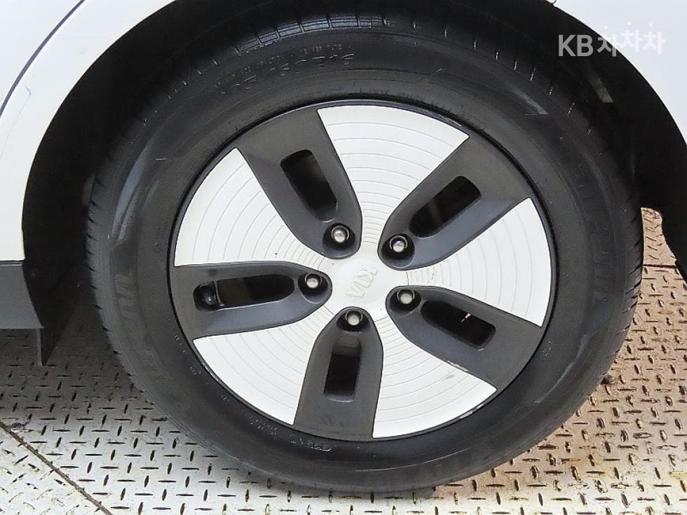 Киа Soul EVEV - 20