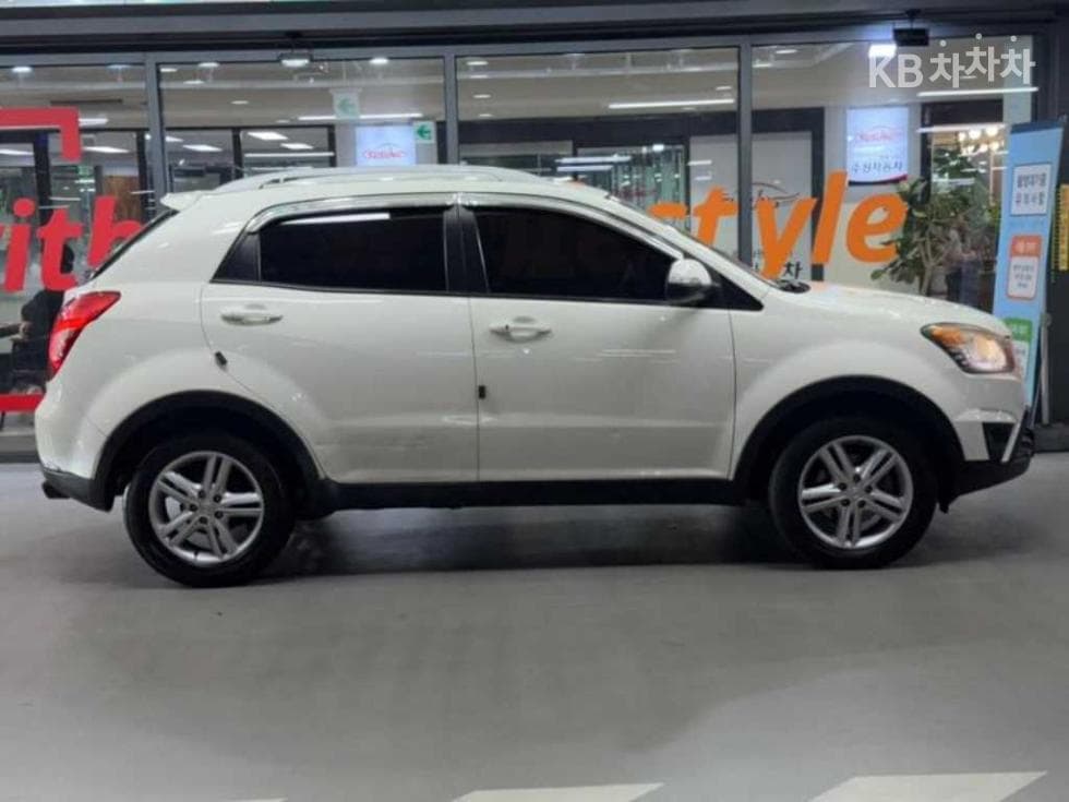КейДжи Мобилити Нов코란도 C2.0 CVS 2WD Висок клас - 3