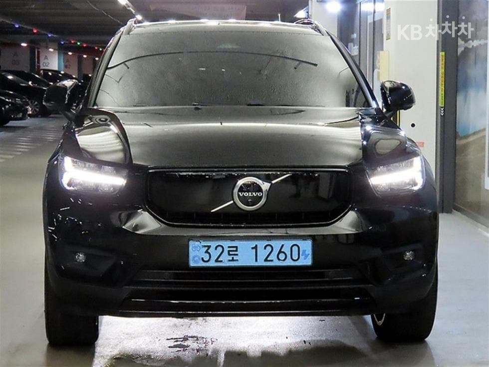 Volvo XC40 RechargeTwin Ultimate Стандартен - 2