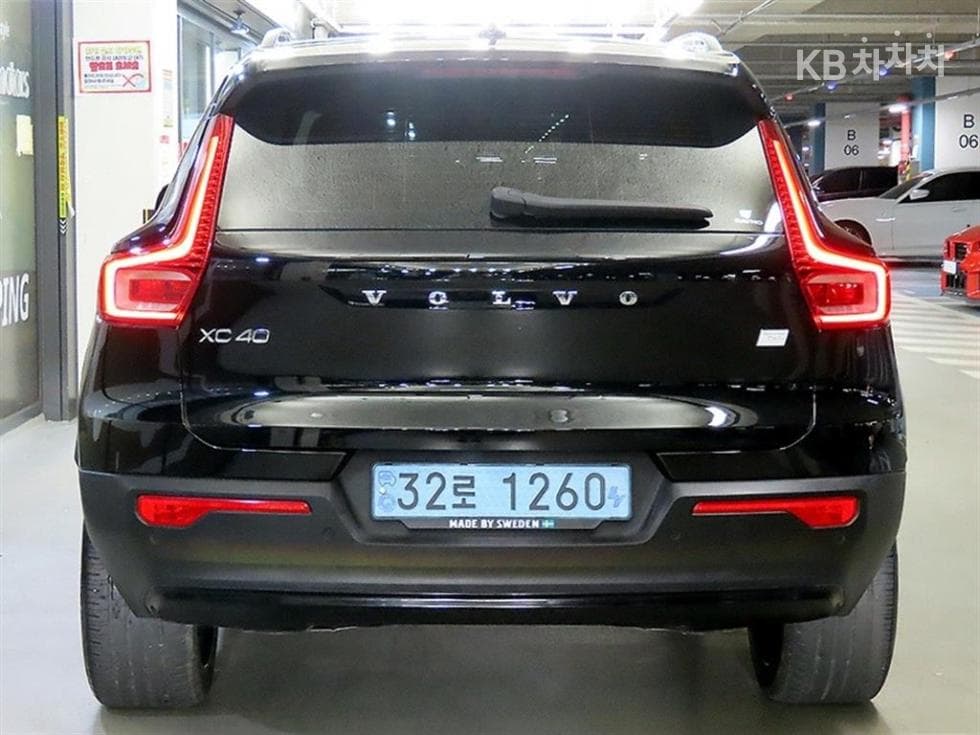 Volvo XC40 RechargeTwin Ultimate Стандартен - 5