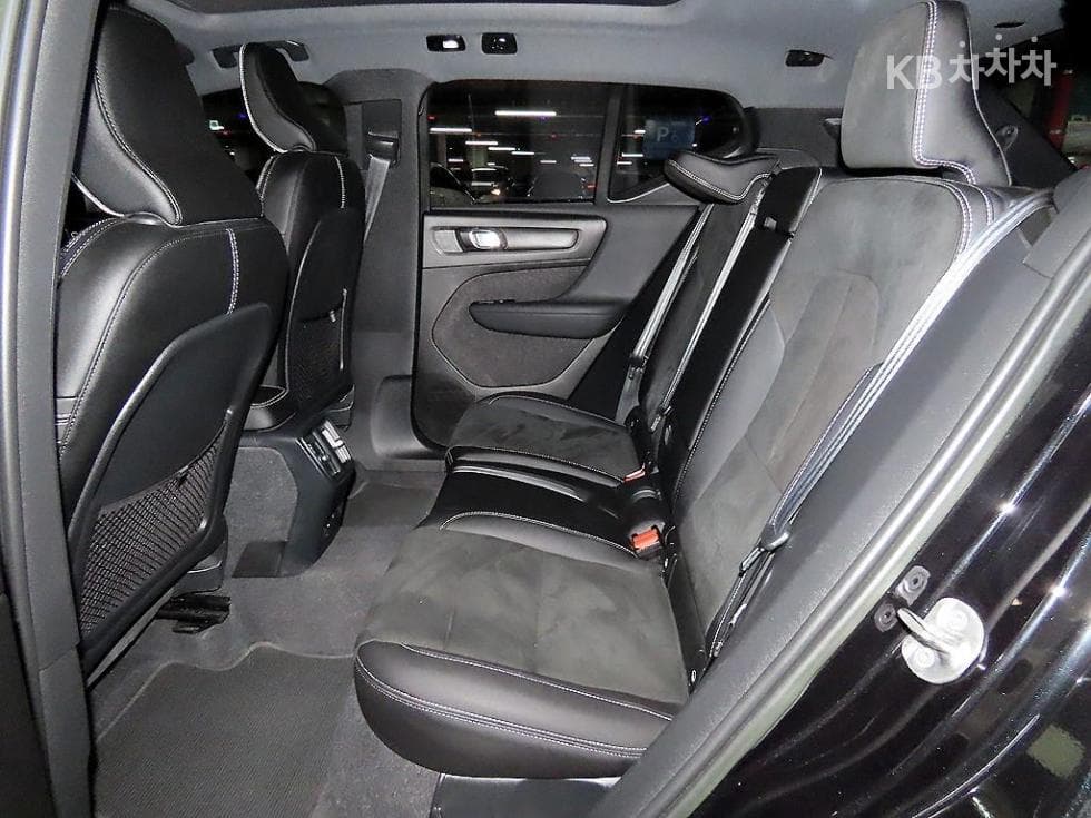 Volvo XC40 RechargeTwin Ultimate Стандартен - 7