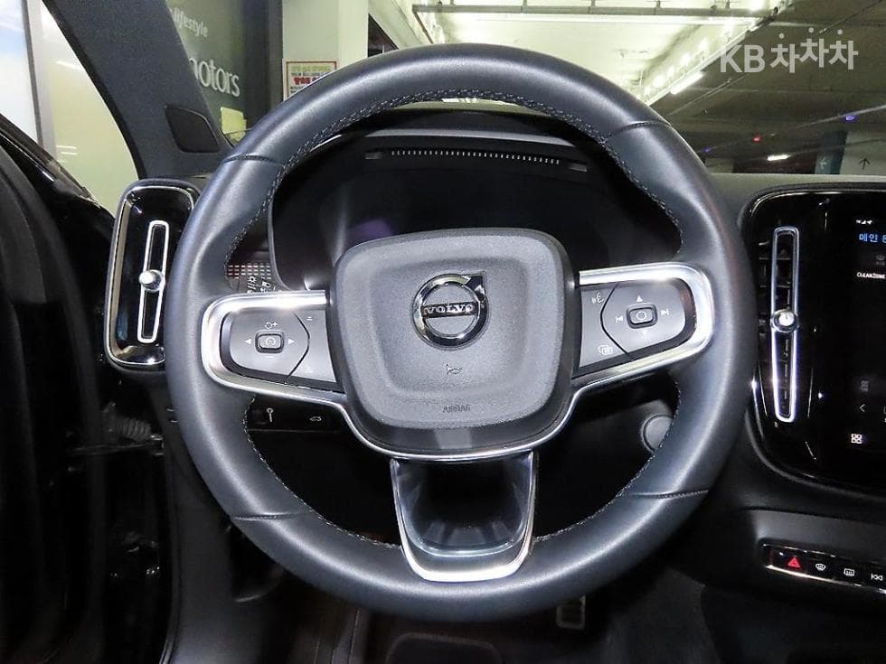 Volvo XC40 RechargeTwin Ultimate Стандартен - 8