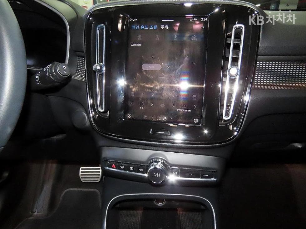 Volvo XC40 RechargeTwin Ultimate Стандартен - 11